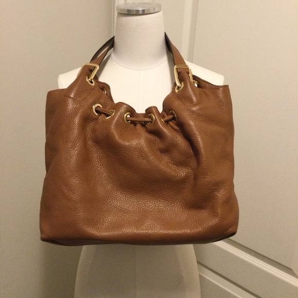 Micheal Kors Shoulder Bag ✨Host Pick✨ - Picture 3 of 10